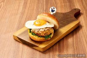 ＪＲ池袋駅東口のｅスポーツ発信拠点「Ｃａｆé＆Ｂａｒ　ＲＡＧＥ　ＳＴ」で販売する「池チキンサンド」＝イメージ＝（ＪＲクロスステーション提供） 