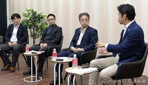 セッションに臨む古宮社長（右から２人目）ら（リンクアンドモチベーション提供）