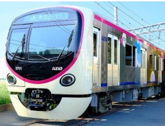 新型通勤車両「2000系」の外観（京王電鉄提供）