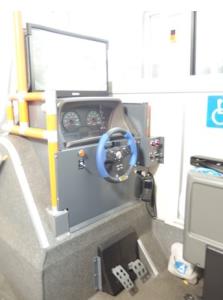 「こども運転席」（高槻市提供）