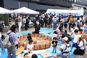 ＪＲ松山駅だんだん通り１周年記念～秋をぎゅっと楽しむだんだんキッズ祭り～」（ＪＲ四国提供）