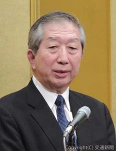 あいさつする田浦会長