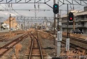 切り替えを終えた銀水―大牟田間で、特自区間開始を示す大牟田駅上り出発信号機（ＪＲ九州提供）