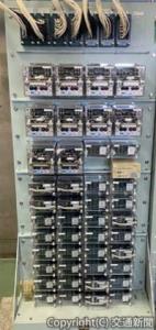 短い間合いでの作業効率化のために製作した複線特自リレーユニット（ＪＲ九州提供）