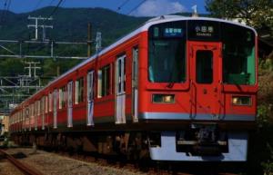 2009～22年に運行した「赤い1000形車両」（小田急電鉄提供）