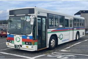 いすゞ製の路線バス「キュービック」 伊豆箱根バス 206 号車（伊豆箱根鉄道提供）