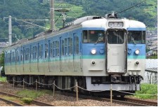 新長野色（写真は過去当社所属Ｓ15編成）＝しなの鉄道提供＝