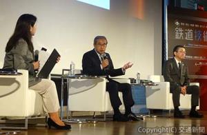 高輪ＧＷシティの街づくりについて意見を交わす深澤社長（中央）と髙橋会長（右端）