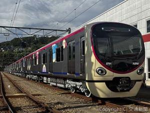 ２０００系の外観。前面のデザインは円をモチーフにしたラウンド型となっている