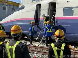 ＪＲ東日本新幹線総合車両センターは各系統職場と連携して総合復旧訓練を実施（ＪＲ東日本提供） 