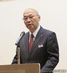 あいさつする渡辺理事長（鉄道総研提供）