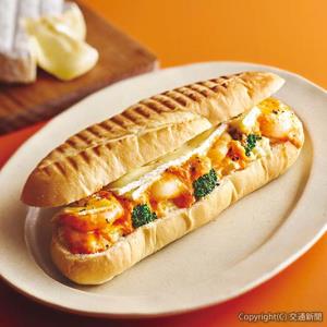 「濃厚ビスク　海老とカマンベールチーズのパニーニ」（６８０円）のイメージ（ＪＲ東日本クロスステーション提供）