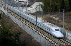 全線開通１５周年を迎える九州新幹線（ＪＲ九州提供）