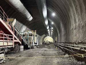 山岳鉄道トンネルでは日本最長となる渡島トンネルの南鶉工区。昨年１２月１日現在の掘削率は５７％となっている