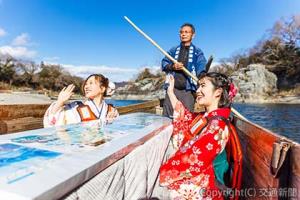 「ぽかぽかこたつ舟」を冬季限定で運航＝イメージ＝（秩父鉄道提供）