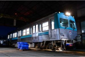 復刻塗装の7001号車（岳南電車提供）