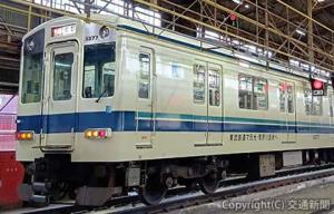 、東武鉄道８０００系風のラッピング車両（近畿日本鉄道提供）