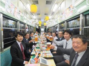 「おきゃく電車」のイメージ（とさでん交通提供）