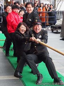 恒例のエキシビションマッチ「博多駅ダービー」