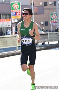 力走する竹井選手（ＪＲ東日本八王子支社提供）