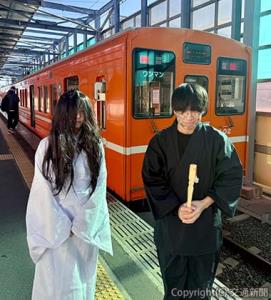 「雪女」と「耳なし芳一」のイメージ（島根県立大学提供）