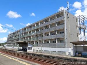 Ｊ・リヴェール高知朝倉（４、５階）の外観（ＪＲ四国提供）
