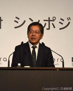 新キャッチコピー「クレカ乗車」を発表した大西社長