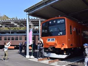 リニューアルで新たに仲間入りした、中央線ゆかりの201系電車