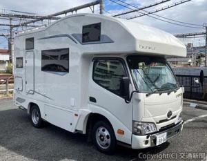 移動式休憩所に活用するキャンピングカー（西武鉄道提供）