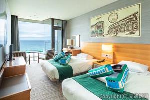 湘南エリアの観光資源を体験価値として楽しめる宿泊商品「江ノ電ルーム」（鎌倉プリンスホテル提供）