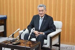 受章の喜びを語る半井氏（ＪＲ四国提供）