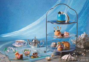 海の世界を表現した「Sea of Sweets Afternoon Tea」（ＪＲ四国ホテルズ提供）