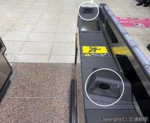自動改札機の顔認証用カメラ（東武鉄道提供） 