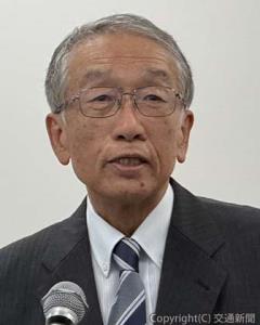 あいさつをする佐藤会長