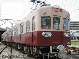 往年のマルーン＆ベージュのツートン色を施した600形（西鉄提供）