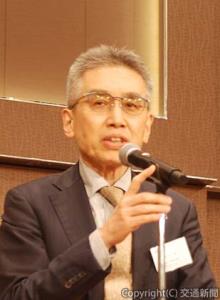 あいさつする久保田新会長日本鉄道広告協会提供）