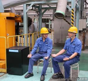 作業現場ではクーリングタイムなどを活用して、適温蓄冷材の使用やアイススラリー状態の飲料で体を冷やす（ＪＲ東海提供）