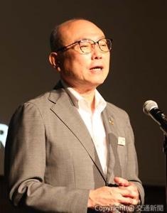 あいさつする久保社長（日本リーテック提供）