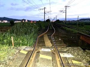 「令和８年熊本地震」の影響により、鹿児島線松橋―小川間で発生したレールのゆがみ（ＪＲ九州提供） 