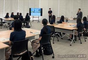 会社見学会の様子（ビューカード提供）