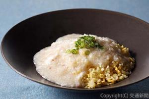 オオズワイガニのあんかけチャーハン（ＪＲ北海道ホテルズ提供）