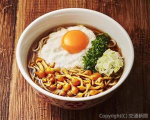 「国産なめこの月見とろろそば」＝イメージ＝（ＪＲ―Ｃｒｏｓｓ提供）