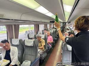 イベント列車「中山道お酒学園～よってほ信州日本酒編～」（ＪＲ東海提供）