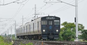 新たな電柱を設置して運転再開した小川―有佐間（10日）