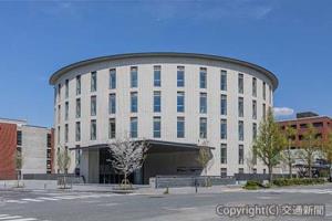  京都大学大学院医学研究科付属がん免疫総合研究センター（ＣＣＩＩ）の外観（日本旅行提供）