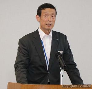 あいさつする森山常勤監査役（ＪＲ貨物提供） 