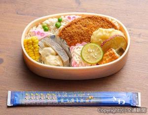 列車限定「徳島うまいんじょ弁当」（ＪＲ四国提供） 